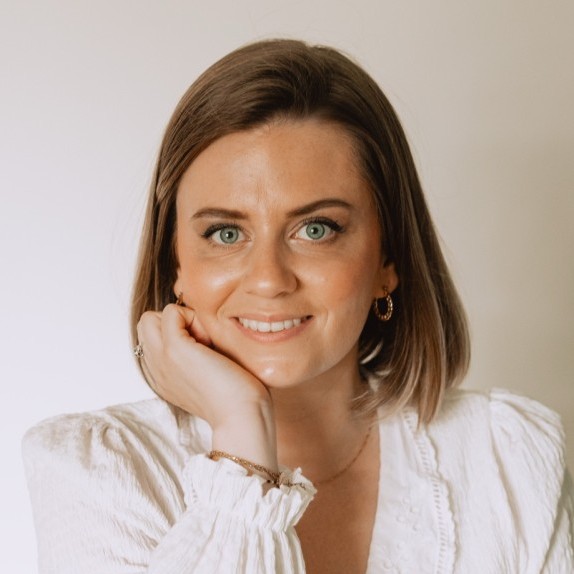 conseiller-recrutement-slash-interim-chloe-metras-toulouse-haute-garonne