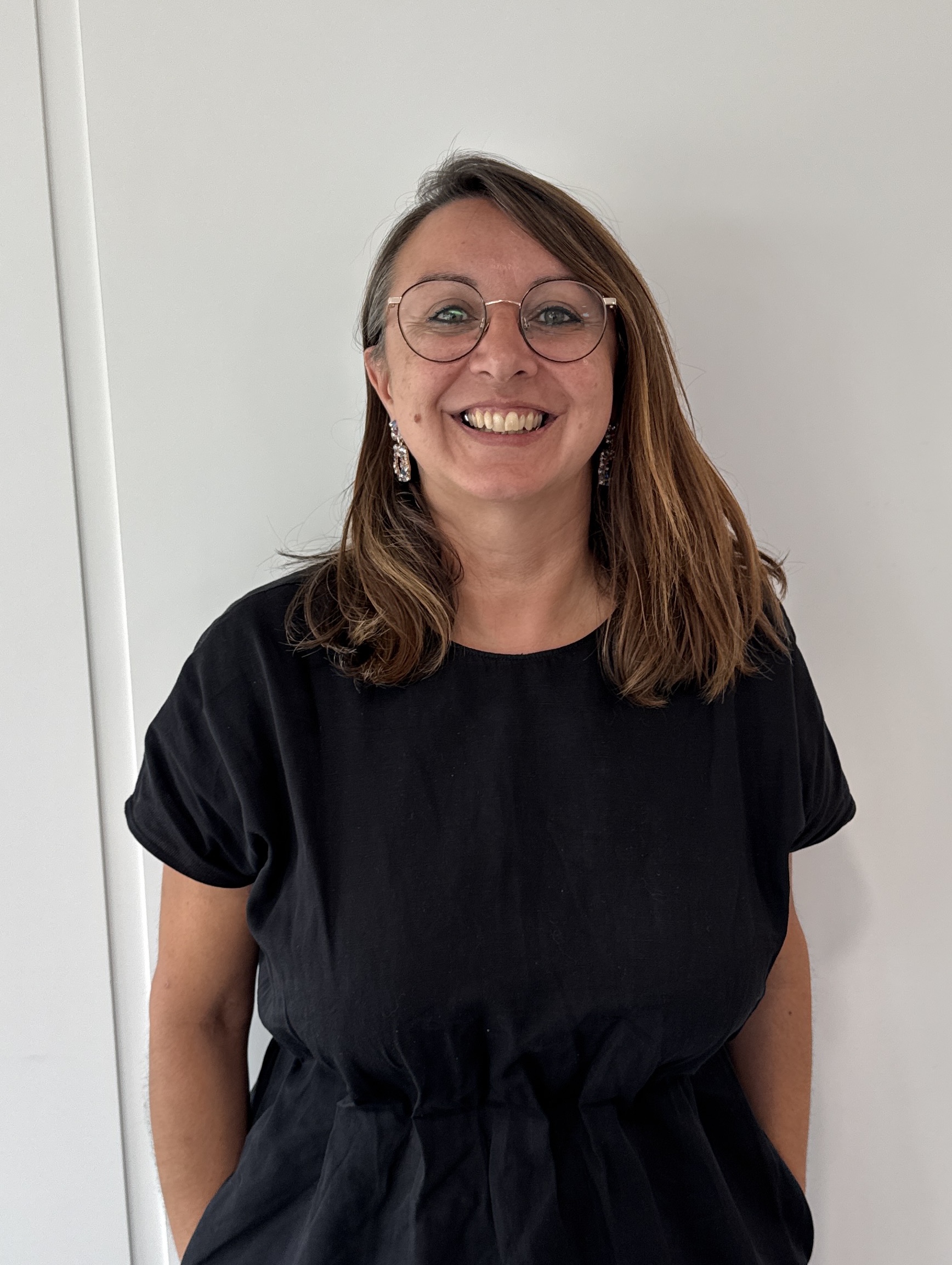 conseiller-recrutement-slash-interim-sabrina-rouge-rennes-ille-et-vilaine